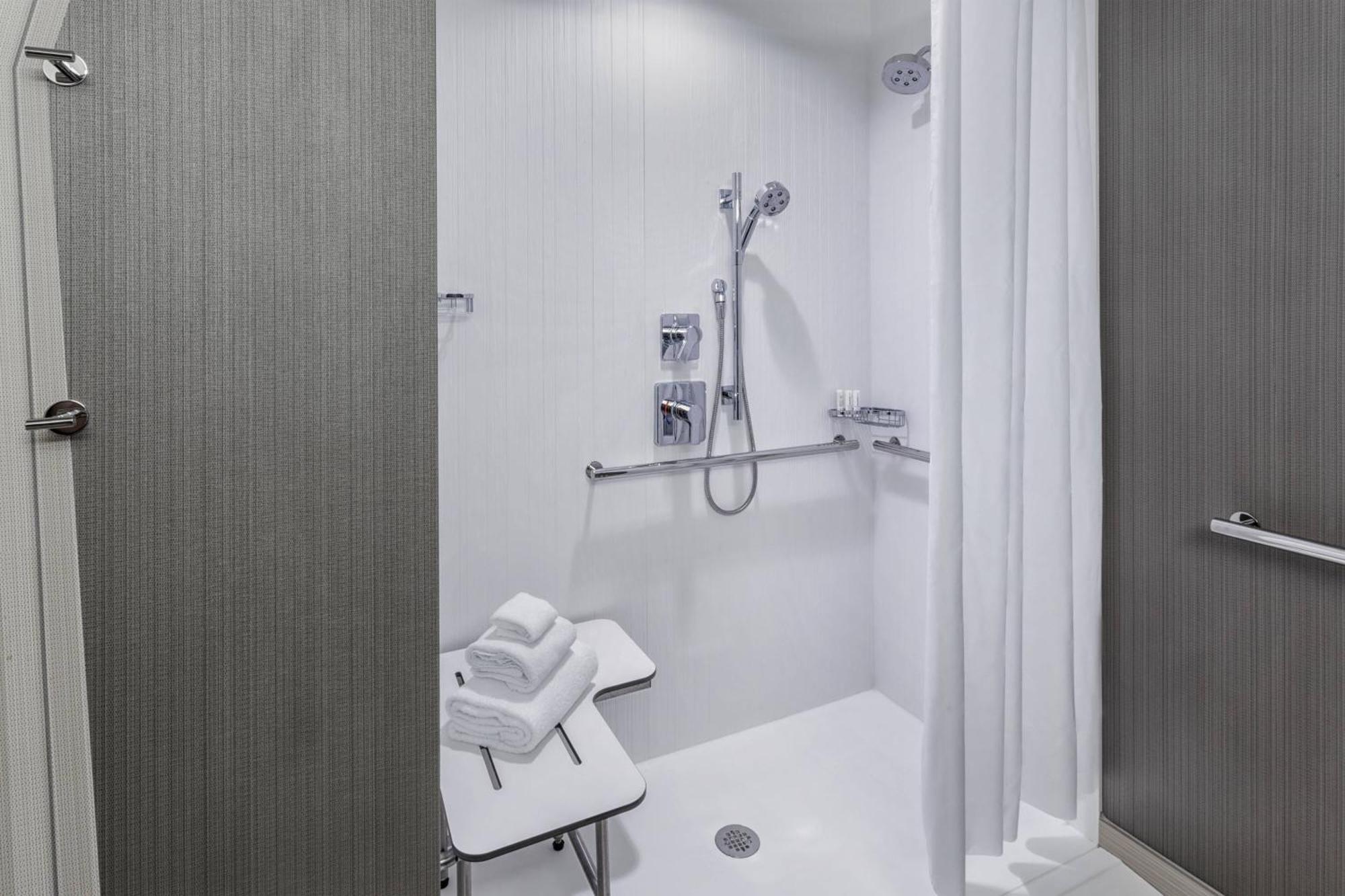Courtyard By Marriott Wayne Fairfield Hotel Kültér fotó